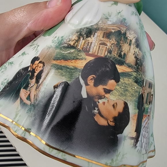 Bradford Scarlett O'Hara Figurine - Picture 7 of 9